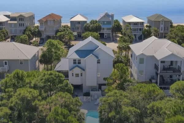 Pet Friendly- St George Island Sleeps 13- Pool, Ostrov St. George