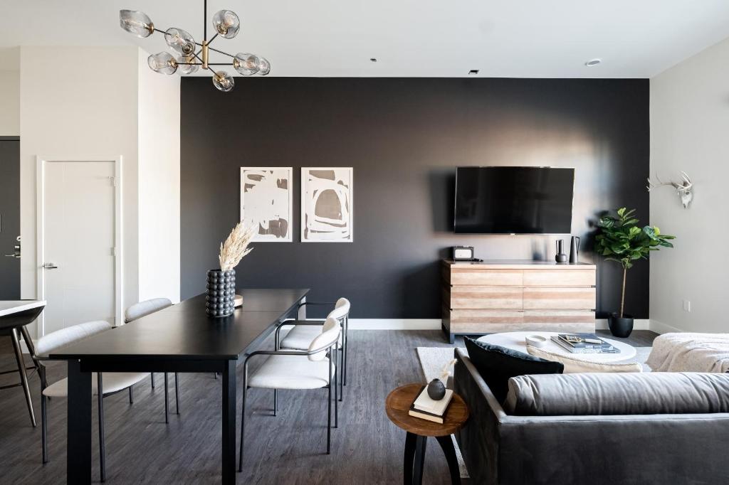 Relaxed Elegance at Espadin, Denver