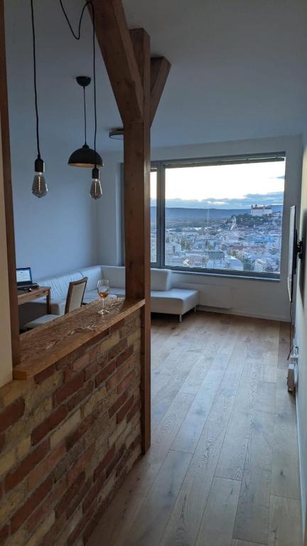 Apartment with sunset view over Bratislava, Nivy