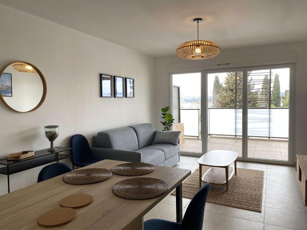 Bel appartement T2 avec terrasse privative et parking à Balaruc-les-Bains - FR-1-553-299 - 2