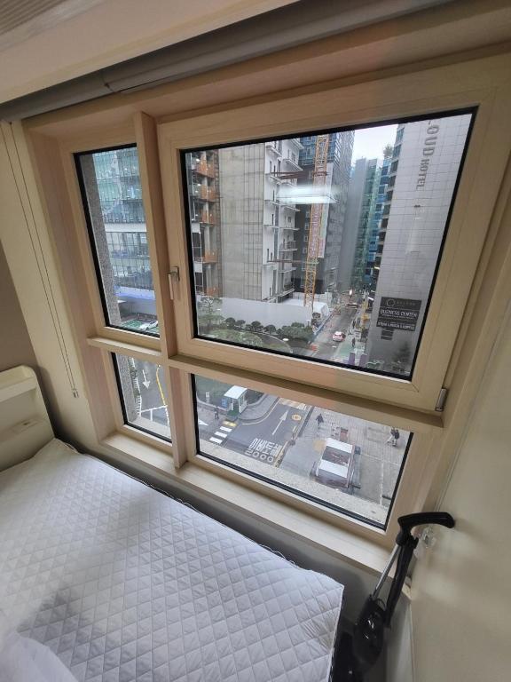 1-2516 #Sinnonhyeon Stn Exit 9, 1-min #Gangnam Stn, 5-min #OTT #Concierge Gangnam Managed