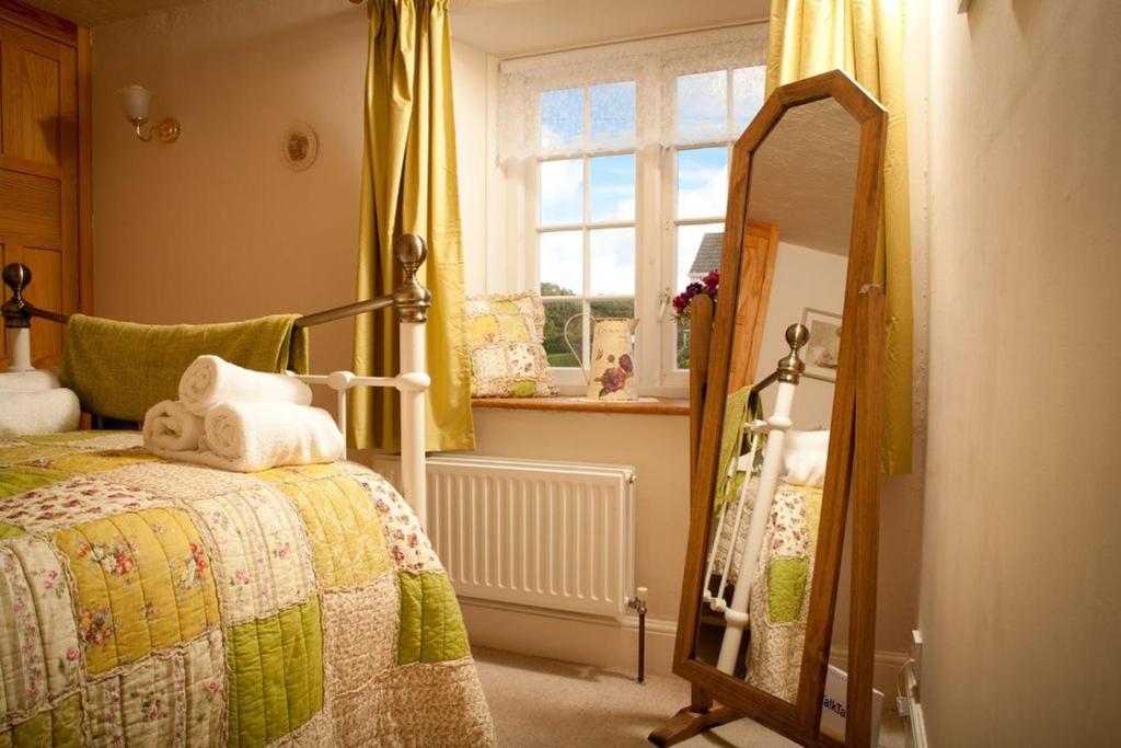 Quiet cottage on the rural edge of Brixham, Brixham