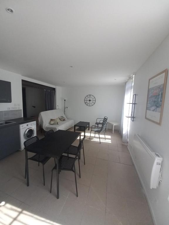 Large studio near medieval city - 2
