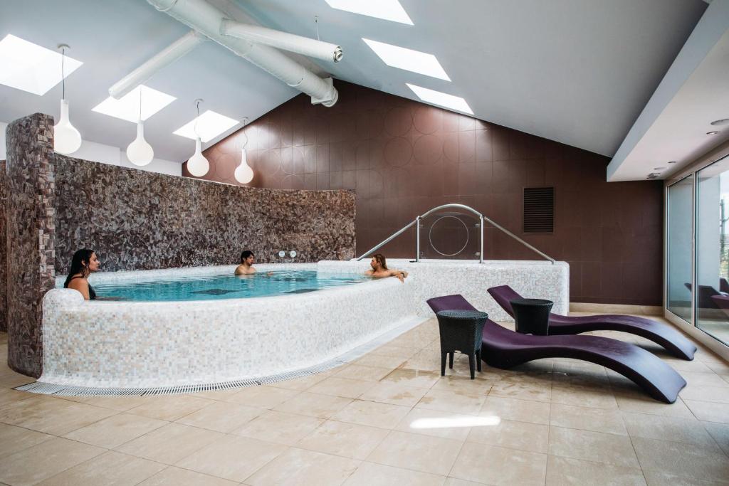 Hot tub