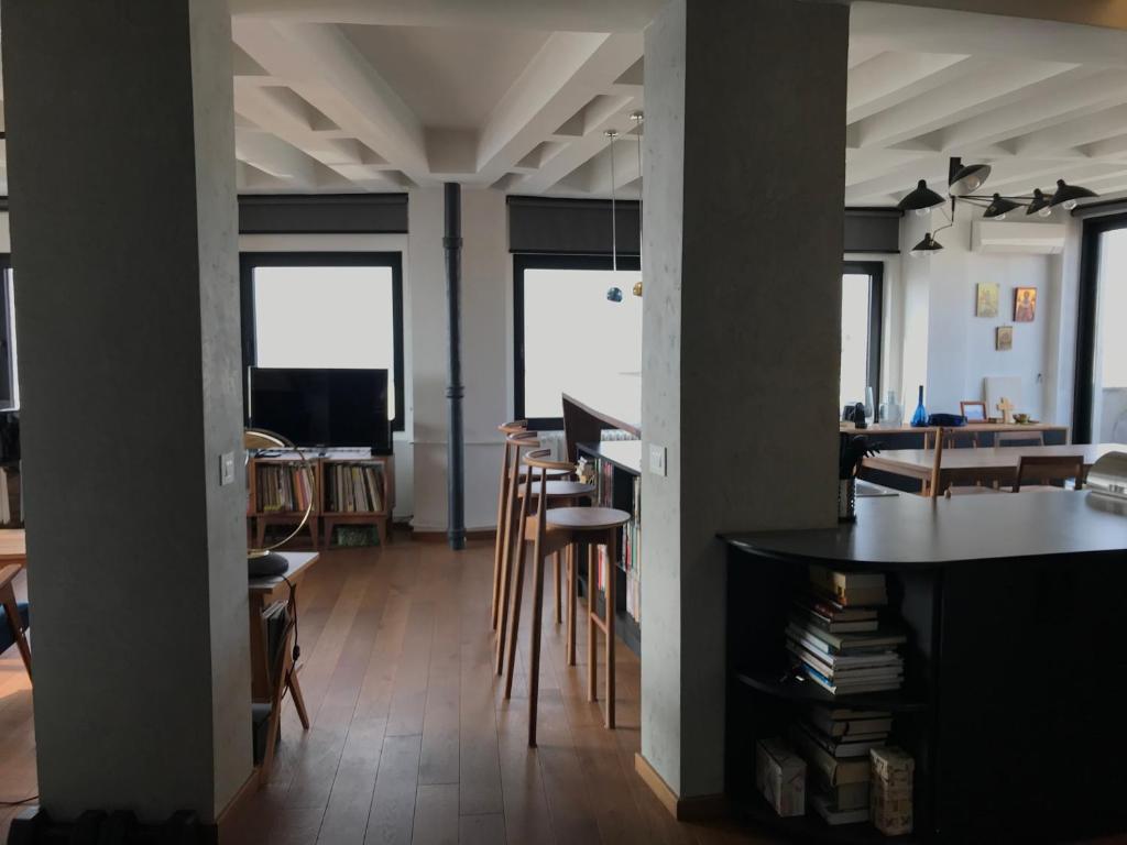 Exceptional City Center River View Apartment - 5