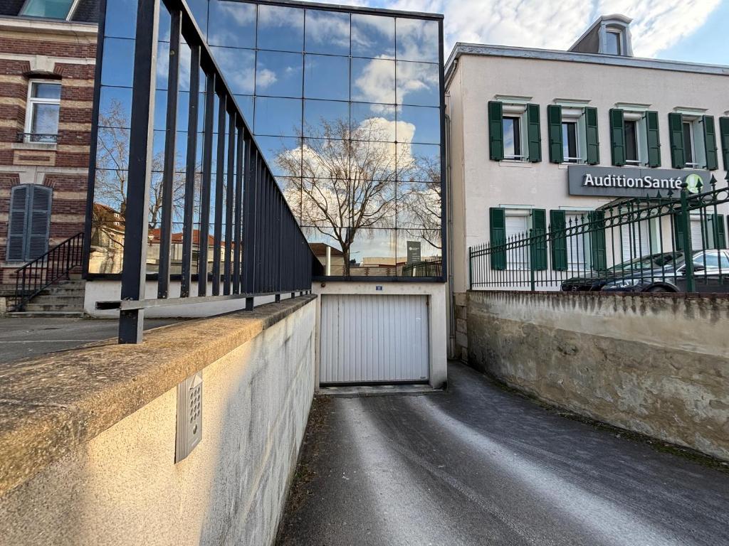 Aux pieds du Cube, Studio Troyes, Parking et Wi-Fi Fibre - 5