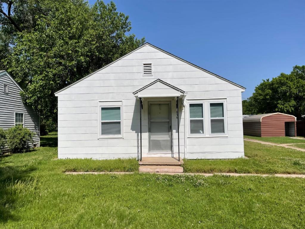 Everything you need - 1 BR 1 BA WIFI SMART TV QN Bed Coffee, Wichita