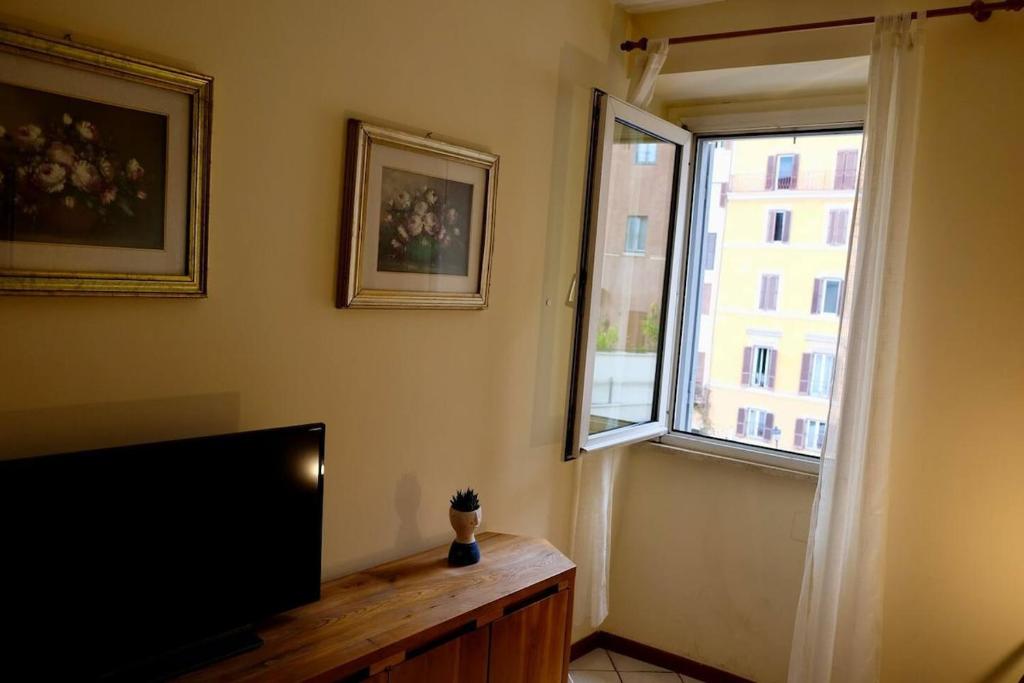 Campo de' Fiori View Apartment - 5