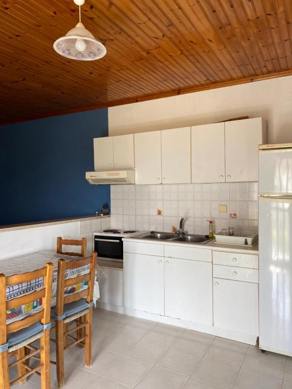 Kitchen, Tentes Holiday Homes in Koroni