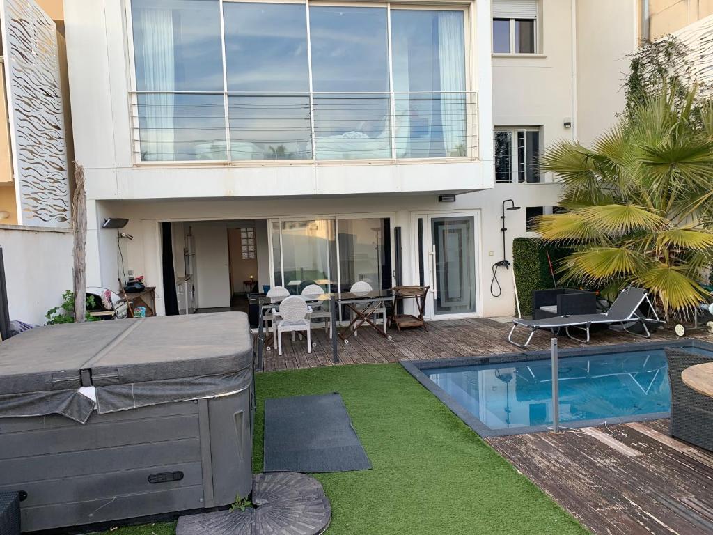 Logement dans une résidence de bien être avec jacuzzi et piscine chauffée - 5
