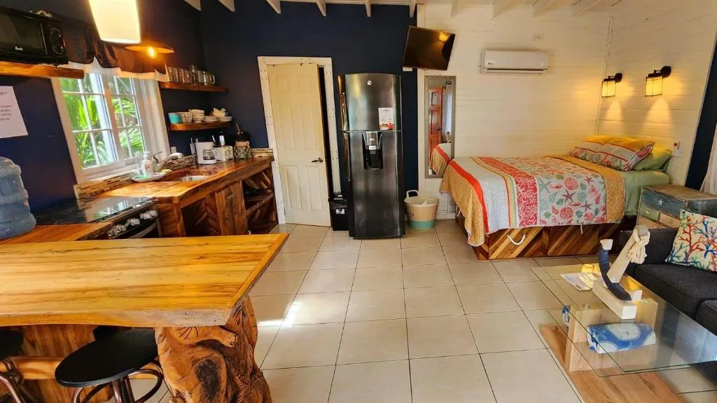 Blue Bahia Resort, ξενοδοχείο στο Sandy Bay