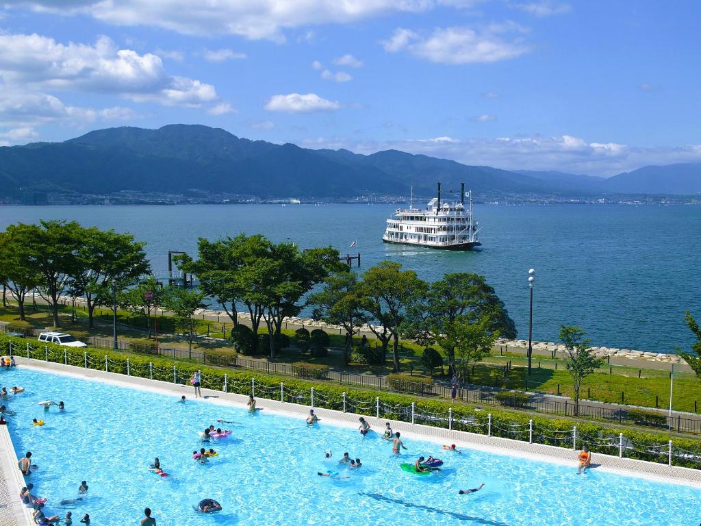 Swimming pool