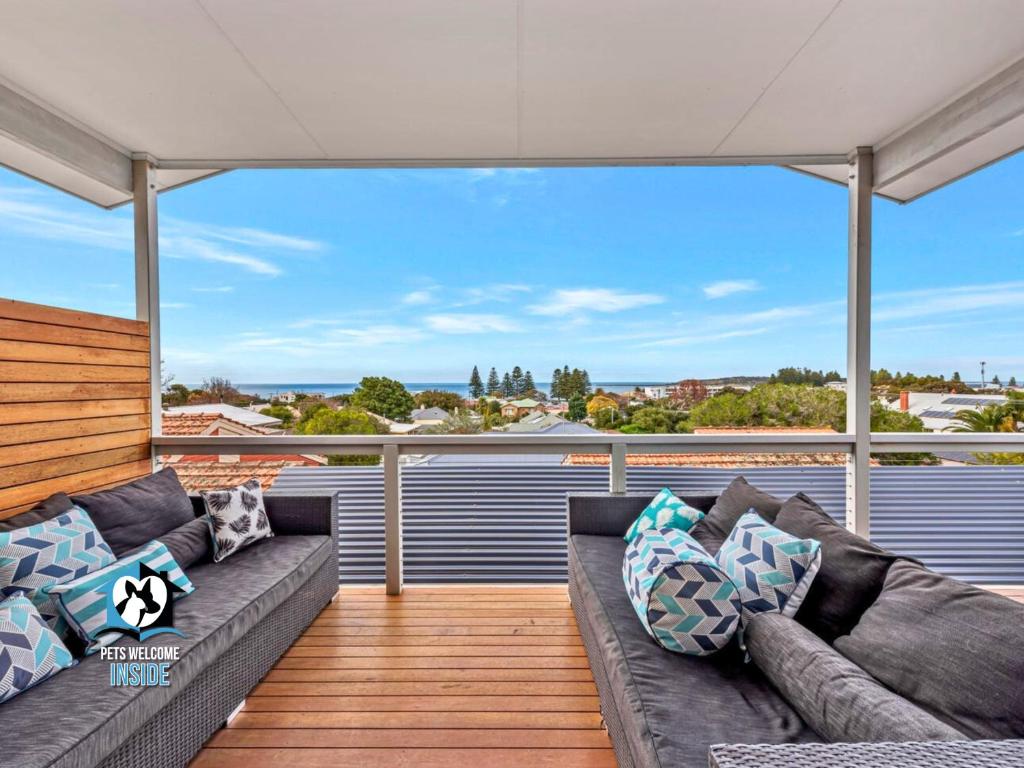 Modern Coastal with Sparkling Sea Views in Victor Harbor, Victor Harbor