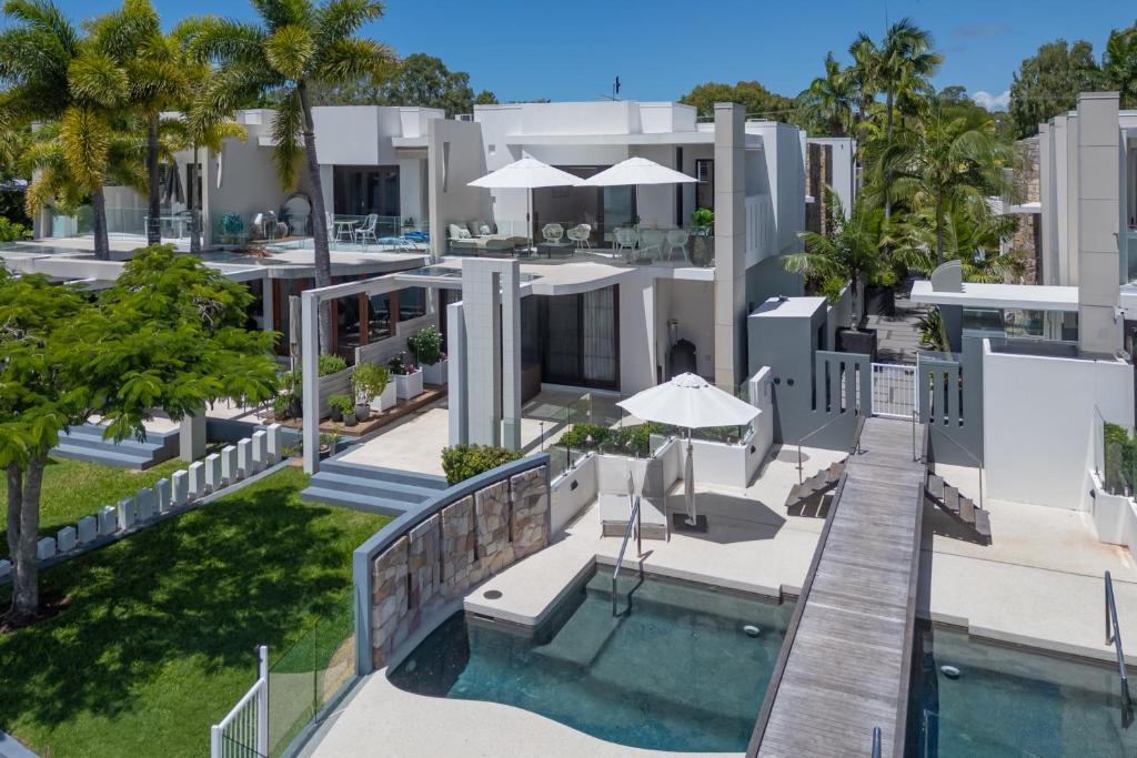 Luxury Riverside Escape, Noosaville