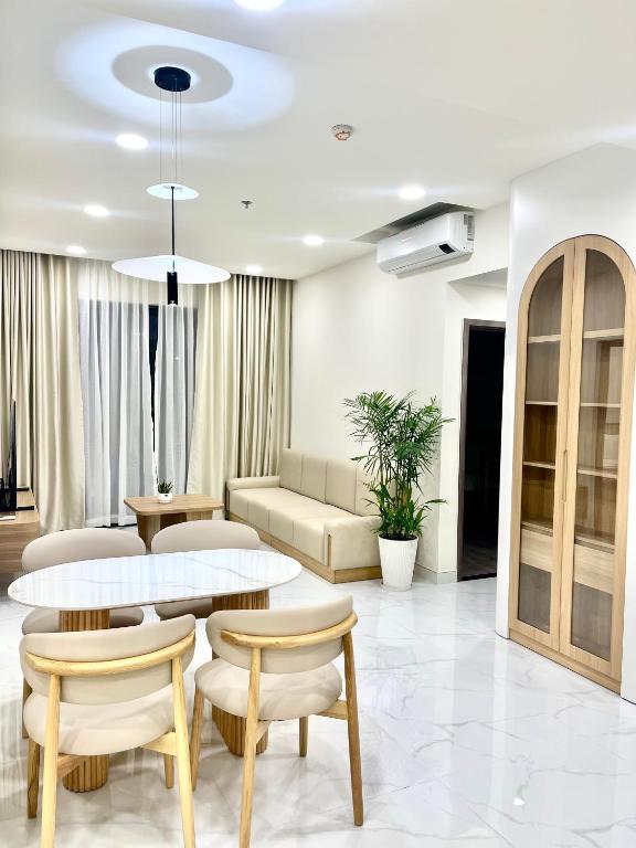 Nhà Của Trúc - Diamond Centery Celadon City, Ho Či Minovo Město