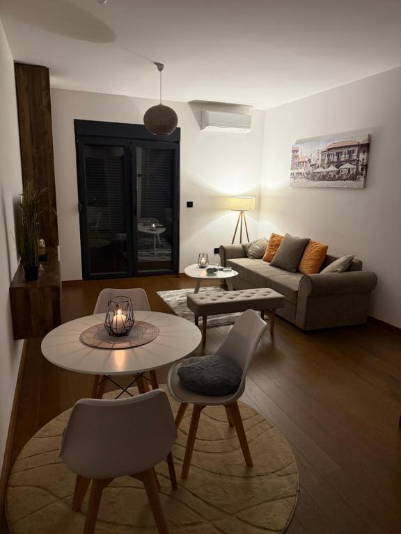 Hill Apartment - 4