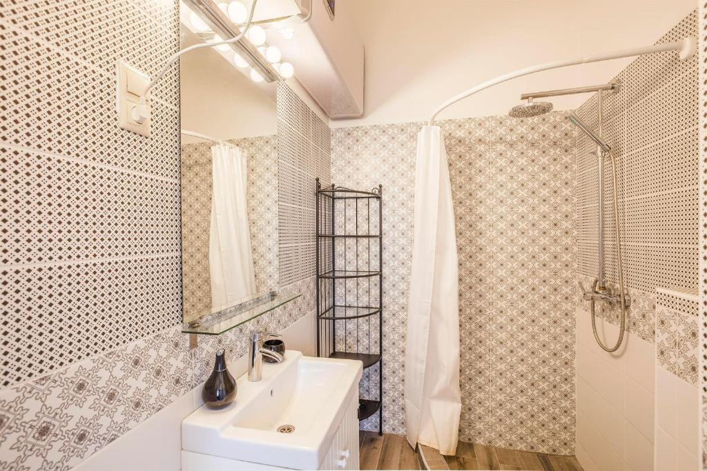Two Couples Apartment photo