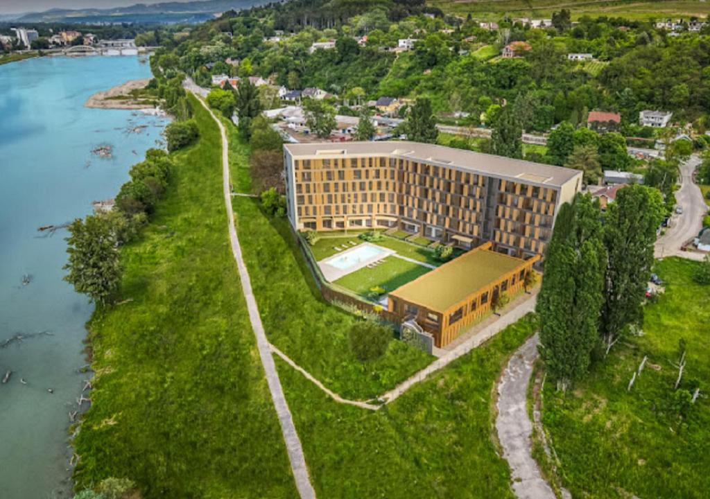 Blue Wave Apartment, Banka