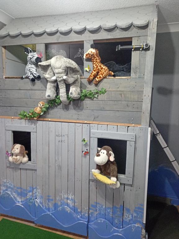 Home from home, Ardsley East