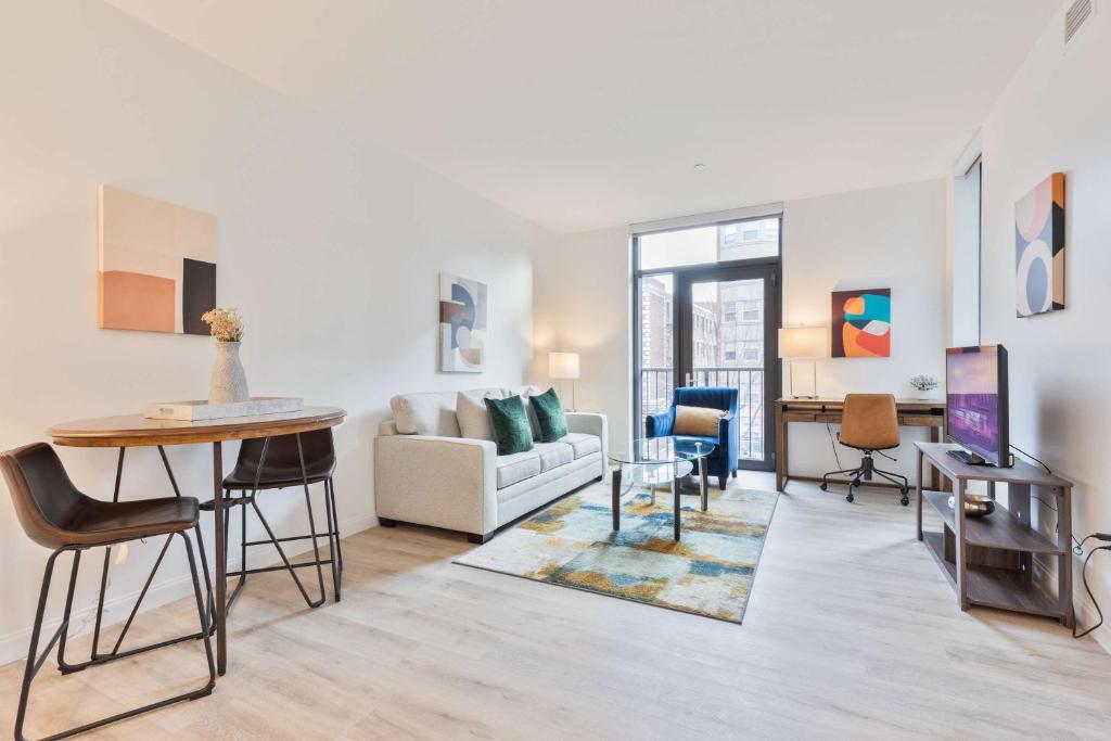 Pet Friendly Apt Downtown Fenway, Boston