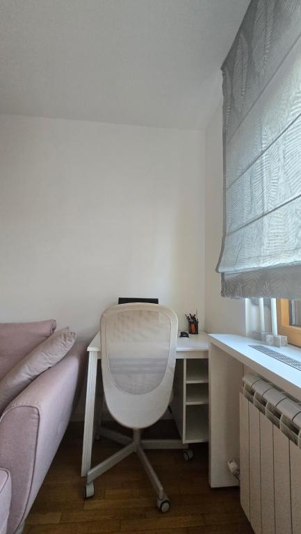 Udoban stan u centru Zemuna - 4