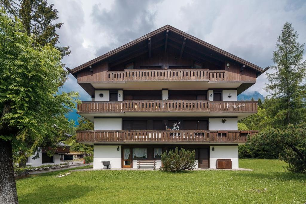 Ca Miramonti - Garden and Tofana view, Cortina dʼAmpezzo