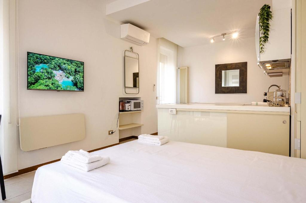 Large and bright studio in the heart of Bologna - 5
