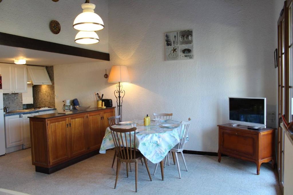 Maison 4 pièces 8 couchages PORT LA NOUVELLE PN000-001 - 2