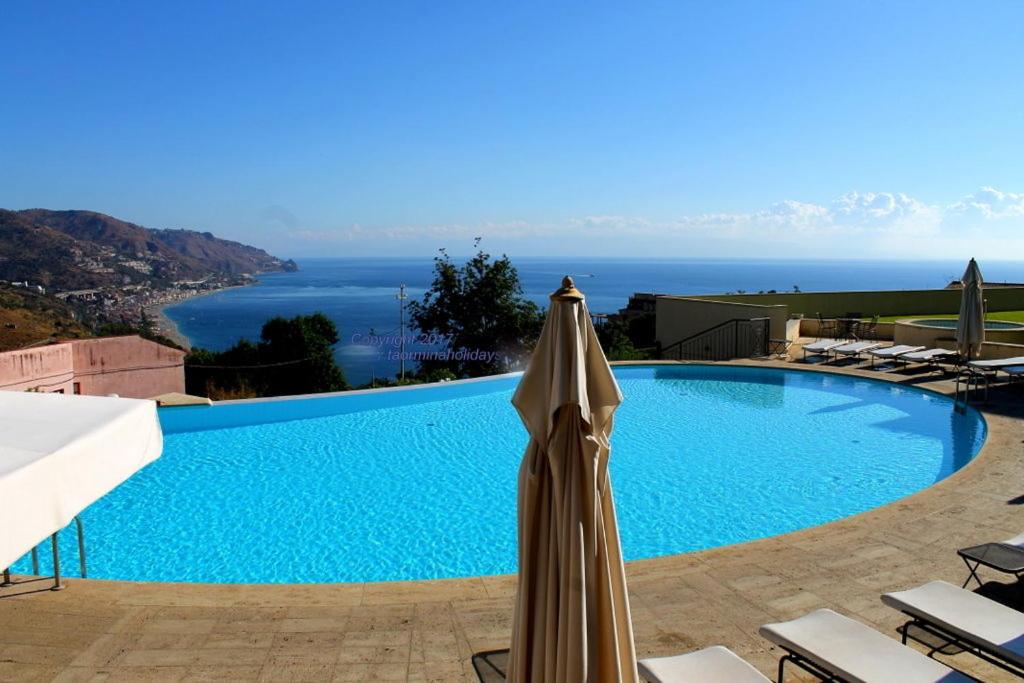 Taormina Ibiscus Apartment by Taormina Holidays - 1