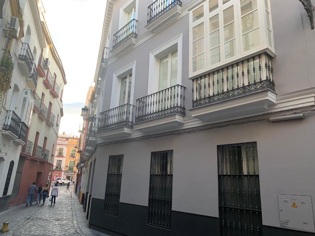 Apartment in cathedral area Calle Harinas 22, Sevilla