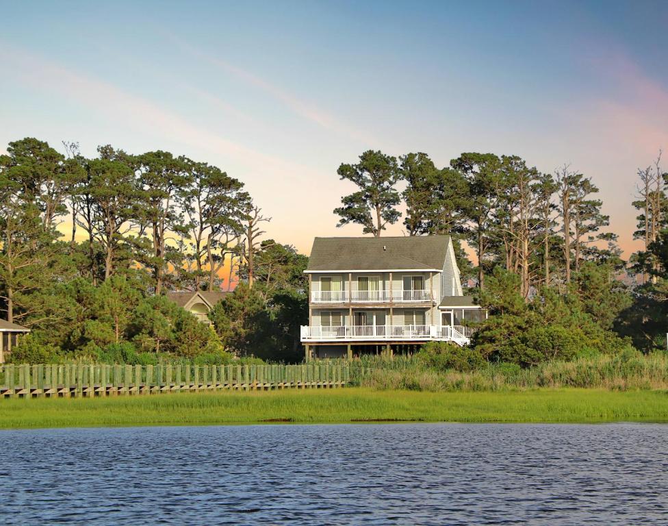 Hidden Treasure - Waterfront home with boat dock!, Deep Hole