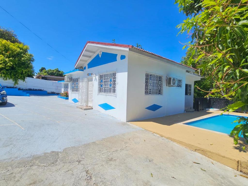 Ling Ling Room - Ferdie's Place, Port Antonio