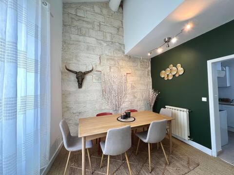 Duplex de charme, hyper centre, place des Carmes - 4