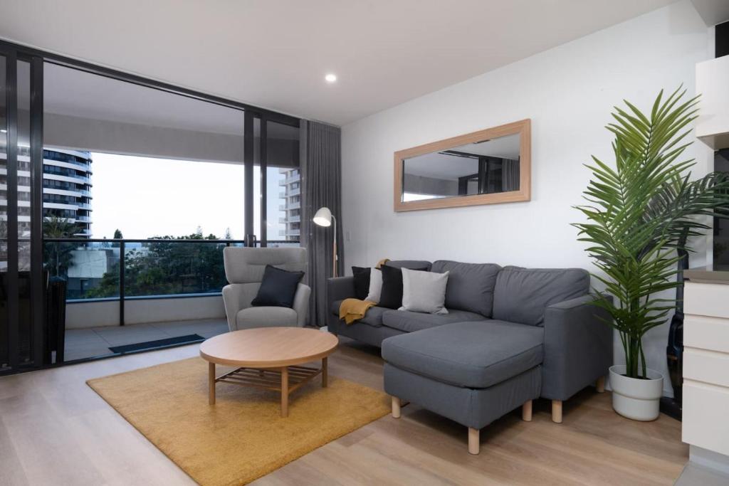 Oracle 2 - Central 2B in Broadbeach with Views, Gold Coast