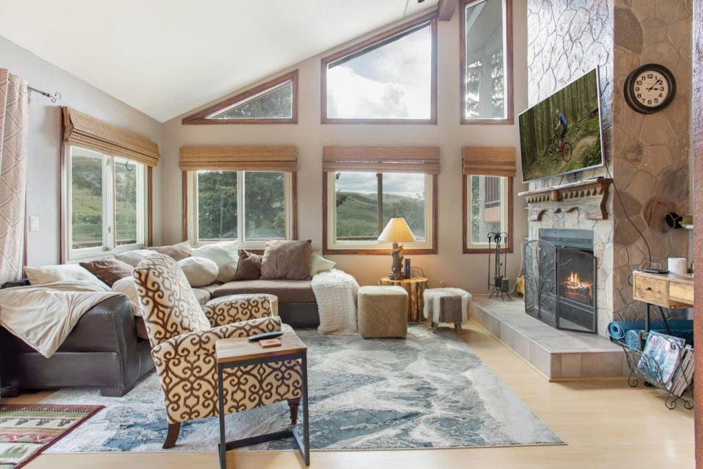 Stunning Views of Beaver Creek and 13min to Vail, Avon