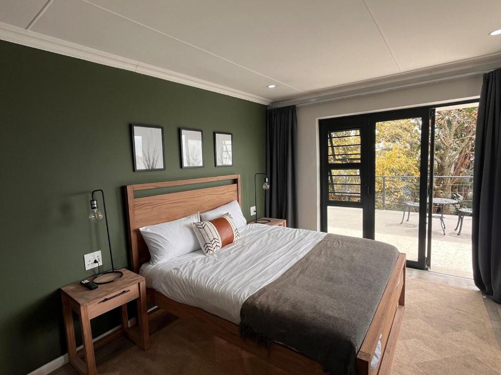 Nahoon View, Queen Room, East London