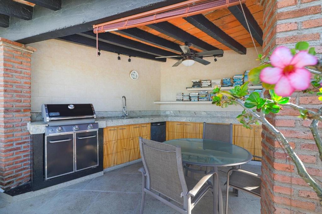 Condo Best of Life - One Bedroom Ocean Views - 4