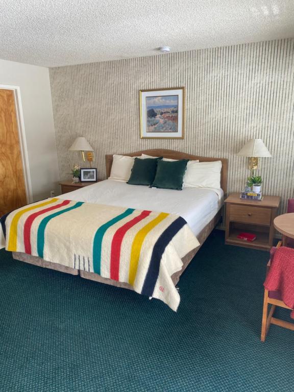 Whispering Pines, June Lake