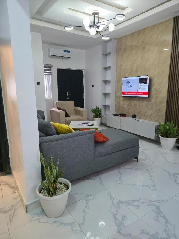 Private Room 5G Wifi Work Desk Fridge, Sangotedo