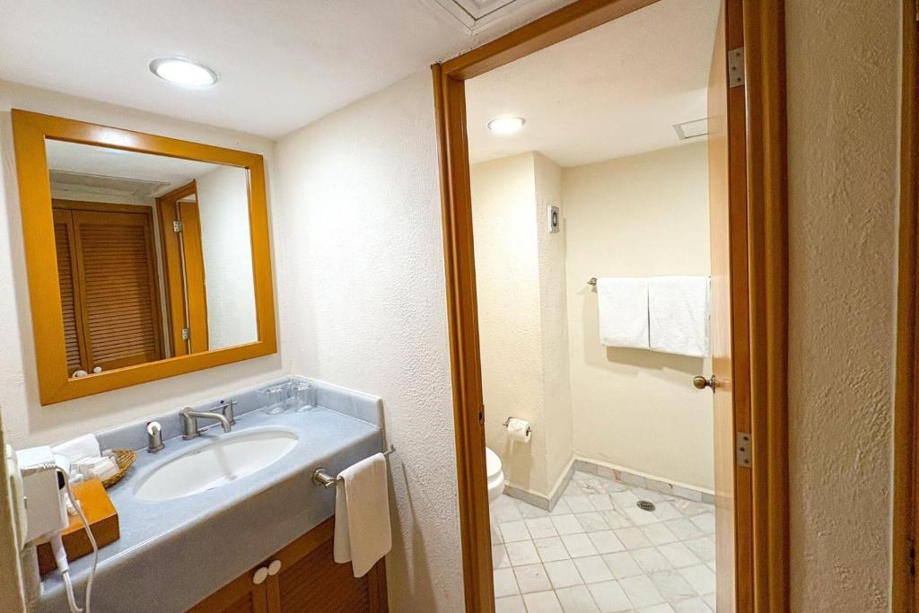 Oceanfront, views & amenities! - 4