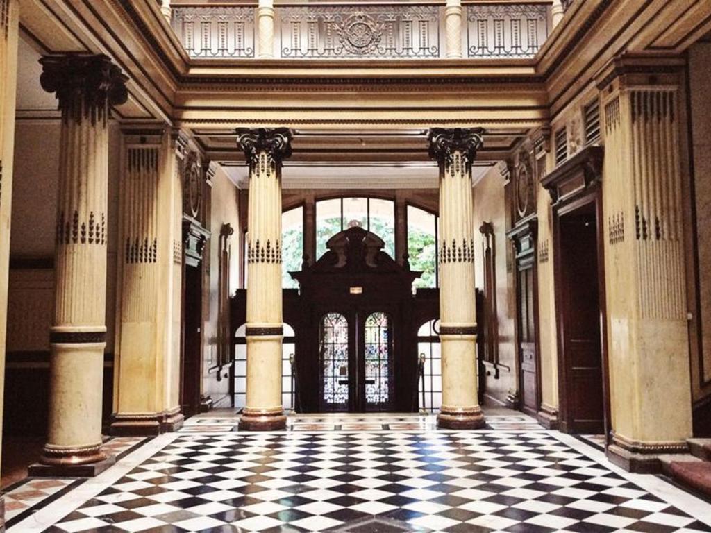 Rénovation 2025 : T1 bis dans ancien palace Art Déco, animaux admis - FR-1-555-112 - 2