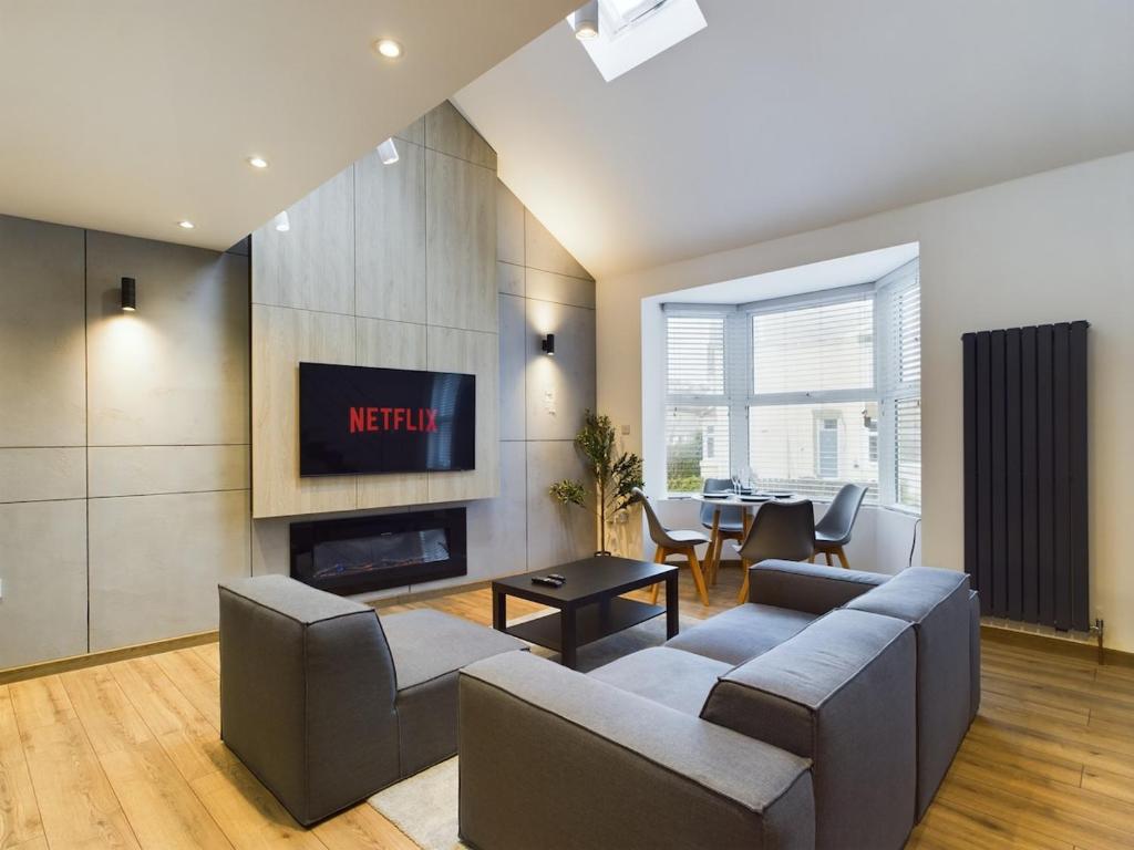 The Seaside Manor - Torquay - 3 Bed - Free Parking, Torquay