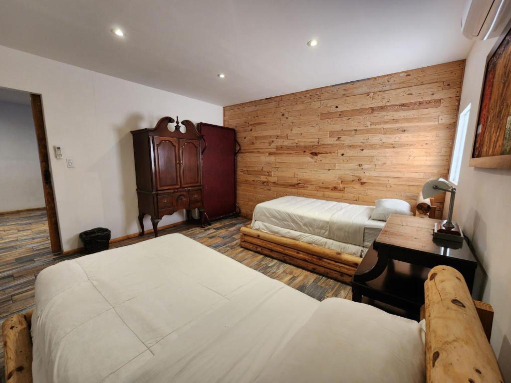 The Royal Suite - 3