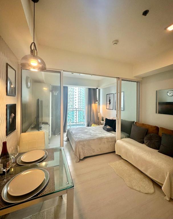 レムコ アット アズール アーバン リゾート レジデンシズ (Lemco @ Azure Urban Resort Residences)