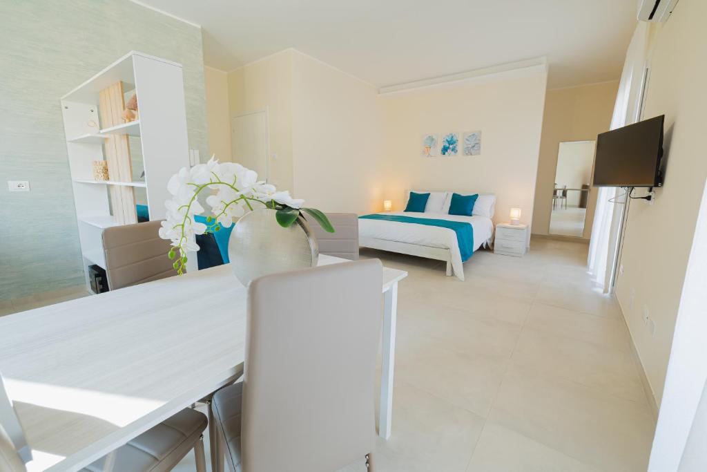 Makara Awake, Mazara del Vallo