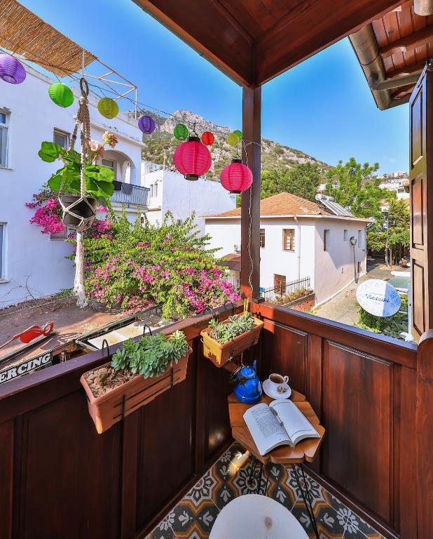 LavantaKaş 2 50 mt to Long Bazaar in Kas Square, Kaş