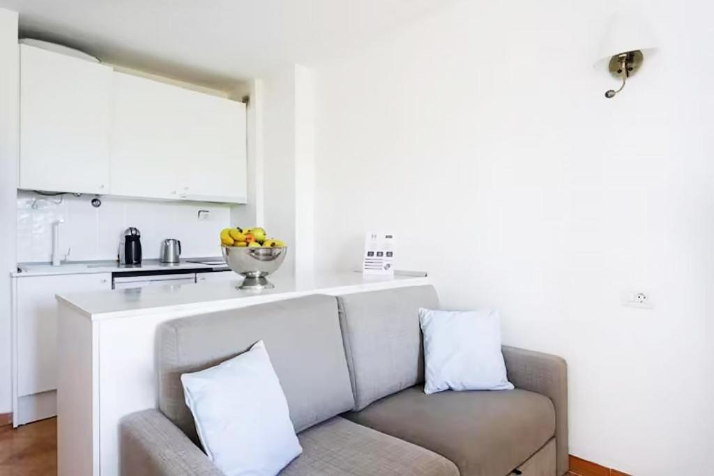 Seafront studio with beach view in the center of Los Cristianos - 4