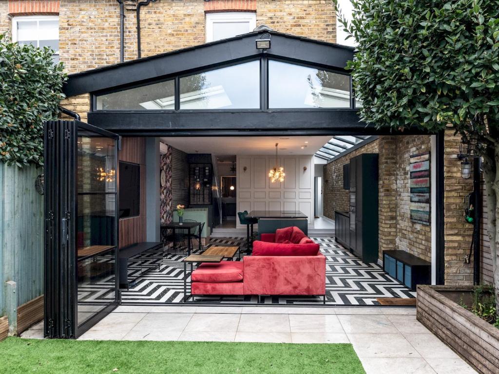 Pass the Keys Gorgeous 4 bedroom with parking Kingston London, Kingston upon Thames