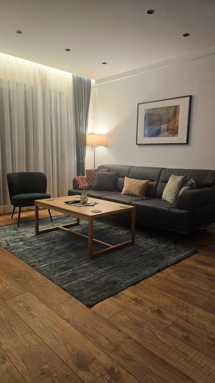 Aparte - VG 1, Priština