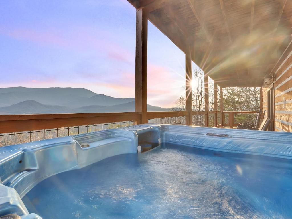 Smoky View with a Twist #2030, Sevierville